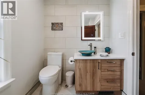 235 Oak Avenue Windsor ON N9A 5E5