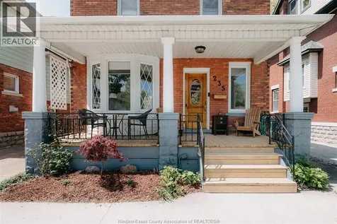 235 Oak Avenue Windsor ON N9A 5E5