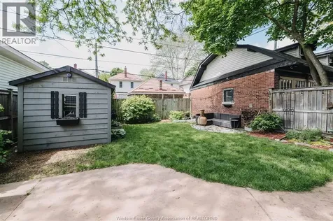 235 Oak Avenue Windsor ON N9A 5E5