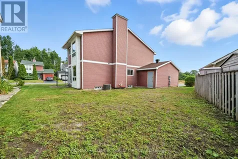 55 Fair Oaks Crescent Ottawa ON K2G 4W3
