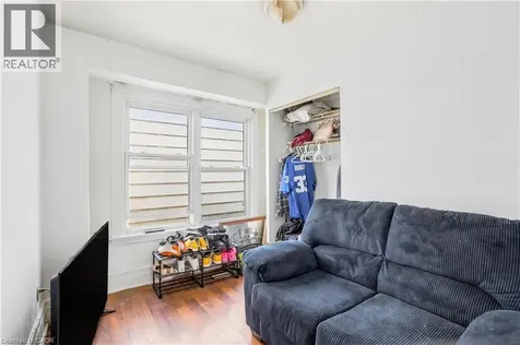 276 Roxborough Avenue Hamilton ON L8H 1P7