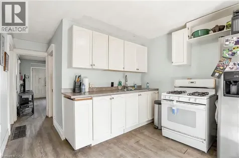 276 Roxborough Avenue Hamilton ON L8H 1P7