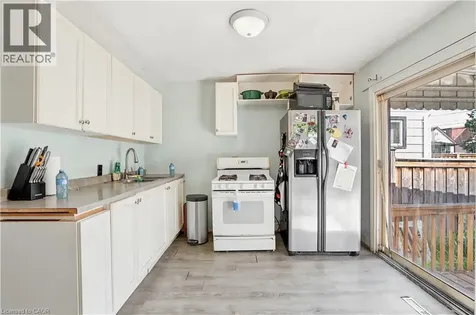 276 Roxborough Avenue Hamilton ON L8H 1P7