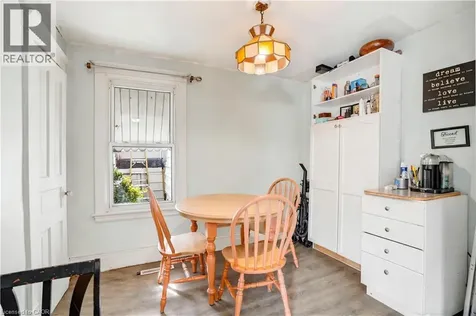 276 Roxborough Avenue Hamilton ON L8H 1P7