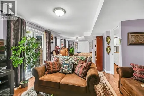 20 Kitty Murray Lane Ancaster ON L9K 1L7