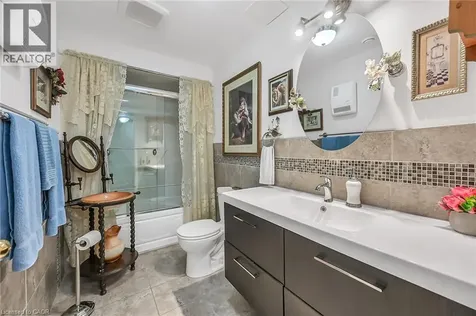 20 Kitty Murray Lane Ancaster ON L9K 1L7