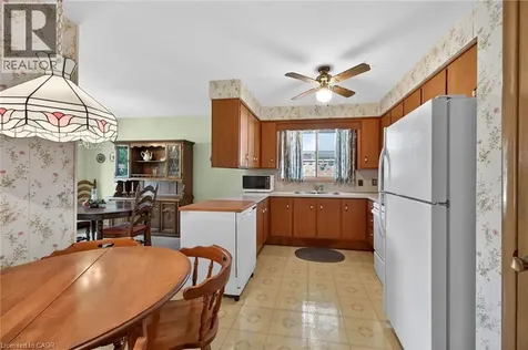 38 Tyrone Drive Hamilton ON L9C 2M7