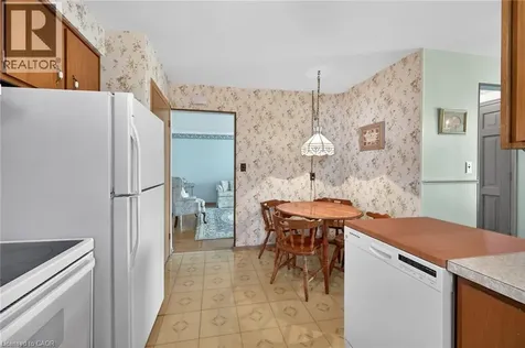 38 Tyrone Drive Hamilton ON L9C 2M7