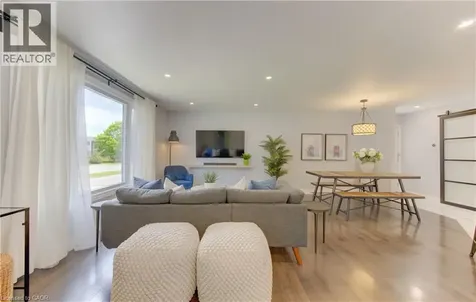 1828 Earlwood Drive Cambridge ON N3H 5A3