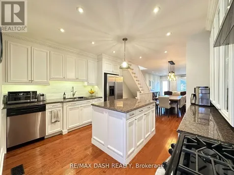 24 Berkshire Avenue Toronto (south Riverdale) ON M4M 2Z6