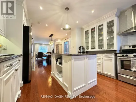 24 Berkshire Avenue Toronto (south Riverdale) ON M4M 2Z6