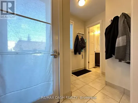 24 Berkshire Avenue Toronto (south Riverdale) ON M4M 2Z6