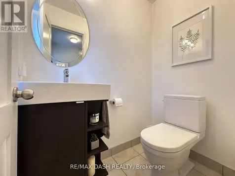 24 Berkshire Avenue Toronto (south Riverdale) ON M4M 2Z6