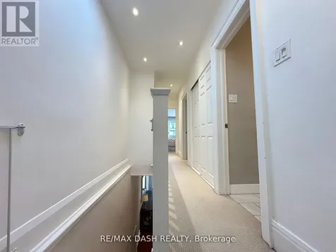 24 Berkshire Avenue Toronto (south Riverdale) ON M4M 2Z6
