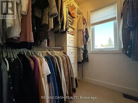 24 Berkshire Avenue Toronto (south Riverdale) ON M4M 2Z6