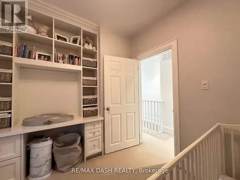 24 Berkshire Avenue Toronto (south Riverdale) ON M4M 2Z6