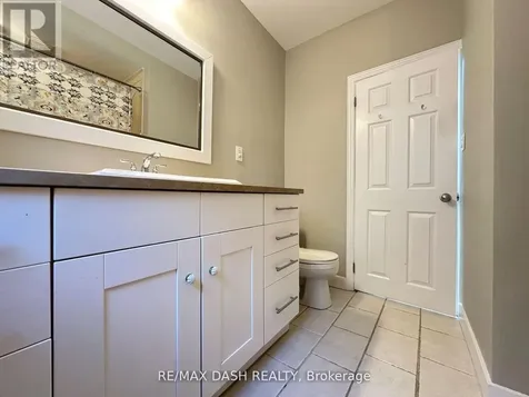24 Berkshire Avenue Toronto (south Riverdale) ON M4M 2Z6
