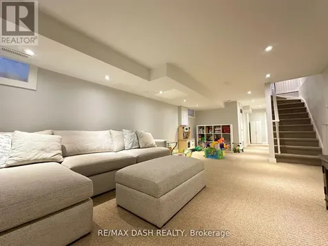 24 Berkshire Avenue Toronto (south Riverdale) ON M4M 2Z6