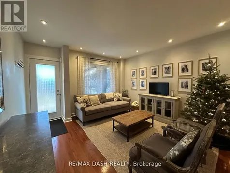 24 Berkshire Avenue Toronto (south Riverdale) ON M4M 2Z6