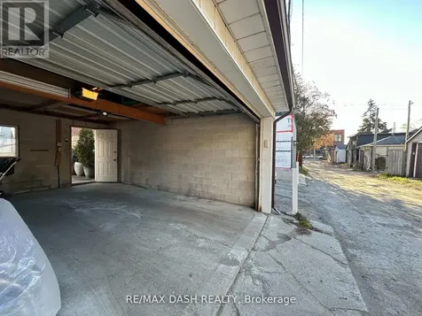 24 Berkshire Avenue Toronto (south Riverdale) ON M4M 2Z6