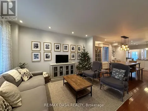 24 Berkshire Avenue Toronto (south Riverdale) ON M4M 2Z6