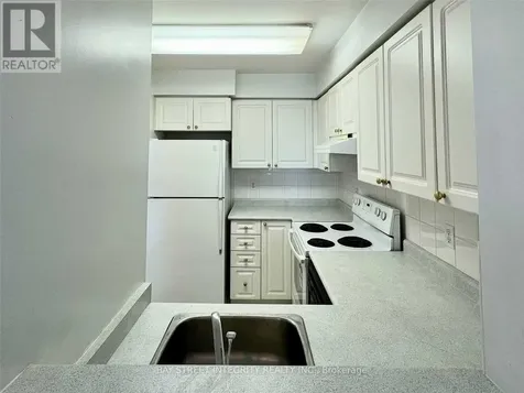 8 Pemberton Avenue Toronto (newtonbrook East) ON M2M 4K8