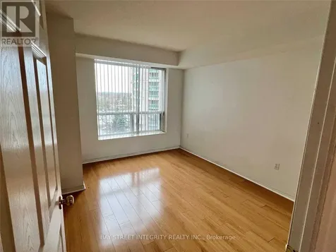 8 Pemberton Avenue Toronto (newtonbrook East) ON M2M 4K8