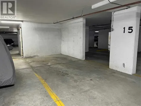 8 Pemberton Avenue Toronto (newtonbrook East) ON M2M 4K8