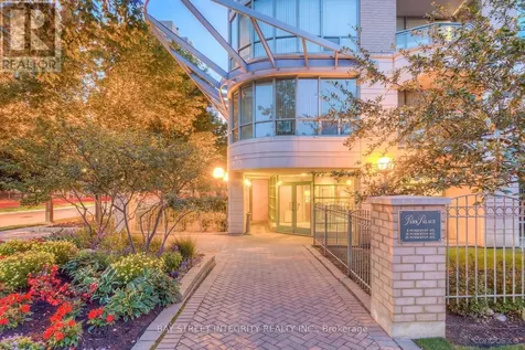 8 Pemberton Avenue Toronto (newtonbrook East) ON M2M 4K8