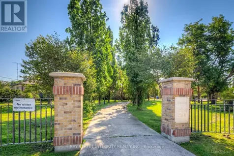 8 Pemberton Avenue Toronto (newtonbrook East) ON M2M 4K8