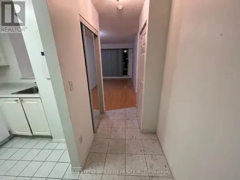 8 Pemberton Avenue Toronto (newtonbrook East) ON M2M 4K8
