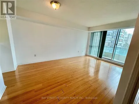 8 Pemberton Avenue Toronto (newtonbrook East) ON M2M 4K8