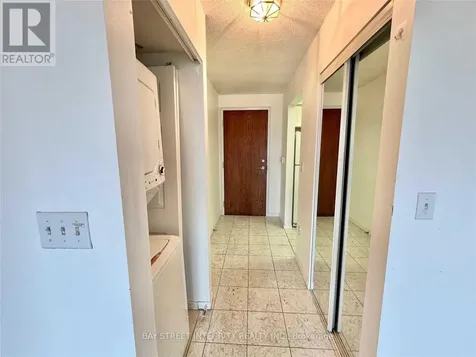 8 Pemberton Avenue Toronto (newtonbrook East) ON M2M 4K8