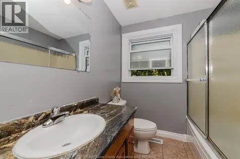 3018 Grandview Street Windsor ON N8T 2L9