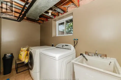 3018 Grandview Street Windsor ON N8T 2L9