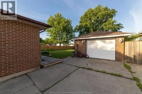 3018 Grandview Street Windsor ON N8T 2L9