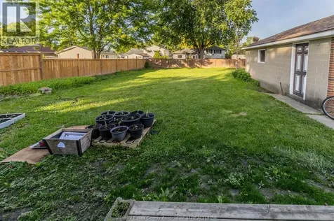 3018 Grandview Street Windsor ON N8T 2L9