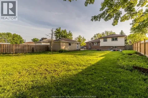 3018 Grandview Street Windsor ON N8T 2L9