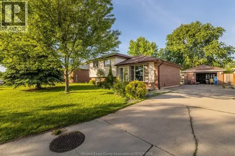 3018 Grandview Street Windsor ON N8T 2L9