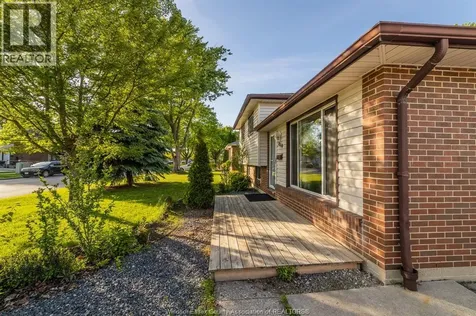 3018 Grandview Street Windsor ON N8T 2L9