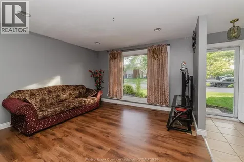 3018 Grandview Street Windsor ON N8T 2L9
