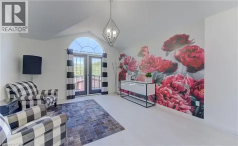 442 Sandbanks Crescent Waterloo ON N2V 2J1