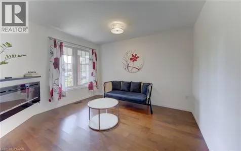 442 Sandbanks Crescent Waterloo ON N2V 2J1