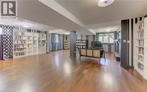 442 Sandbanks Crescent Waterloo ON N2V 2J1