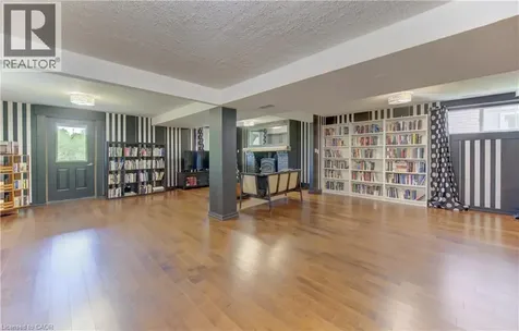 442 Sandbanks Crescent Waterloo ON N2V 2J1