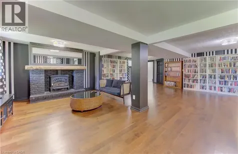 442 Sandbanks Crescent Waterloo ON N2V 2J1