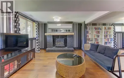 442 Sandbanks Crescent Waterloo ON N2V 2J1