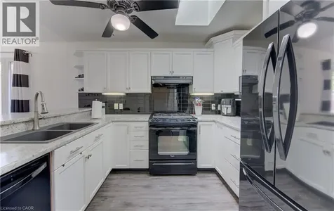 442 Sandbanks Crescent Waterloo ON N2V 2J1