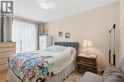 1526 Westminster Place Burlington ON L7P 2B5