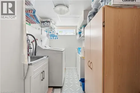 1526 Westminster Place Burlington ON L7P 2B5